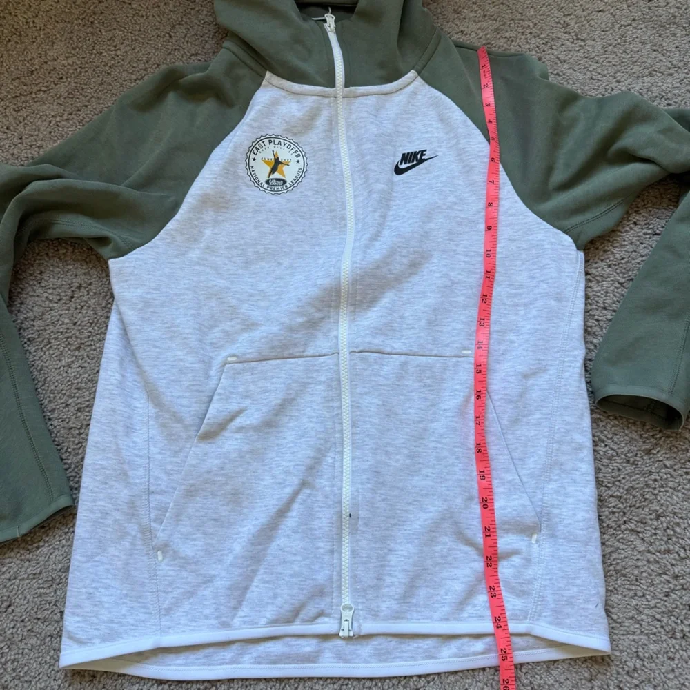 Nike Zip Up Sweatshirt Small - Picture 5 of 5